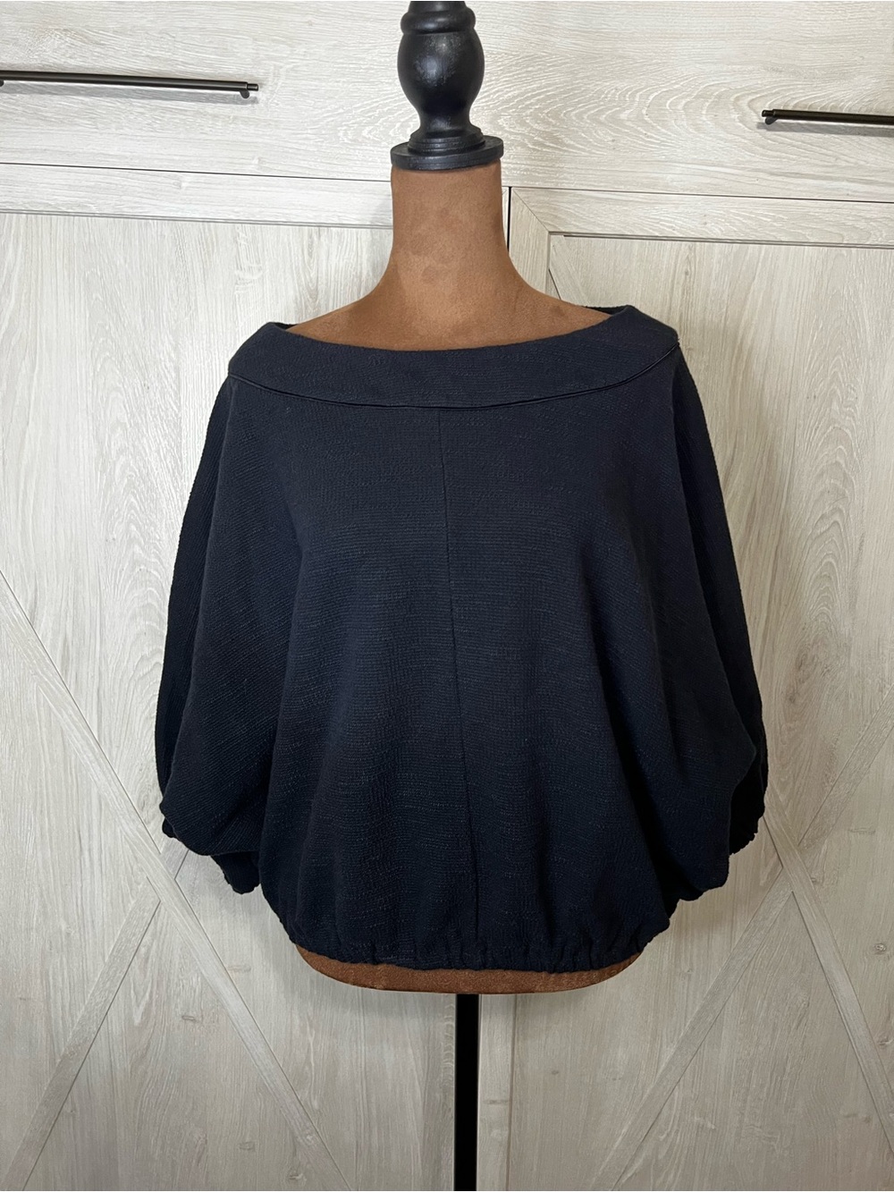 Anthropologie Eri + Ali Viv Cropped Dolman Knit Top Black size medium